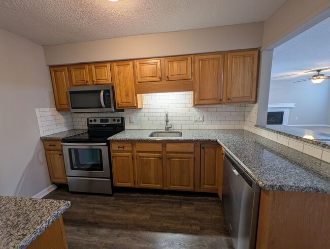 Building Photo - Pristine 2BD/2BA Condo in Southpark!