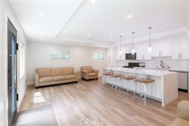 Foto del edificio - 3696 Valley Meadow Rd