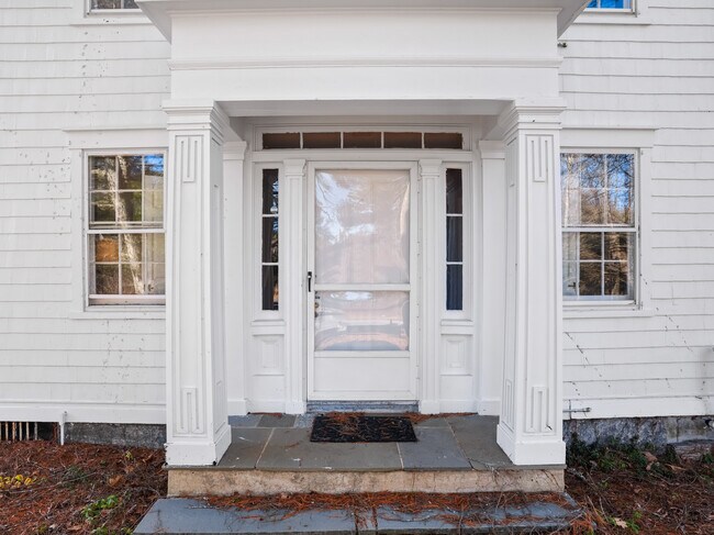 Building Photo - 575 Black Rock Tpke