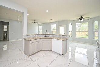 Building Photo - 11011 Glenora Dr