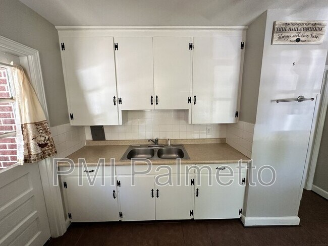 Foto del edificio - 1719 Burnham St