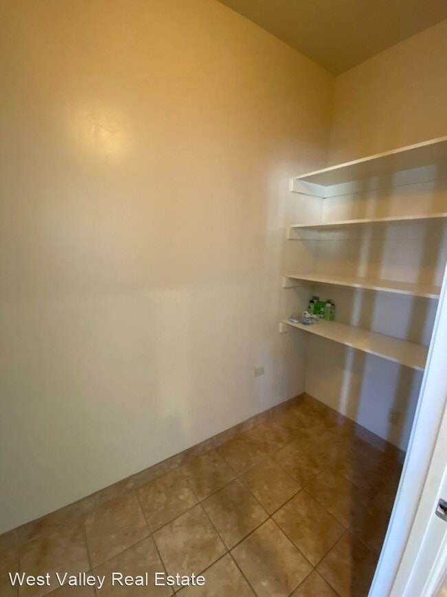 Building Photo - 4 br, 2 bath House - 516 Grant Terrace