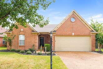 Building Photo - 10029 Woodland Grove Dr