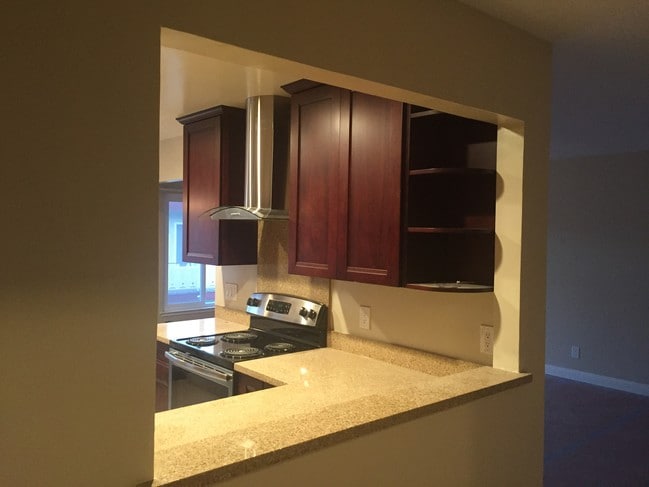 Kitchen - 954 Palm Ave
