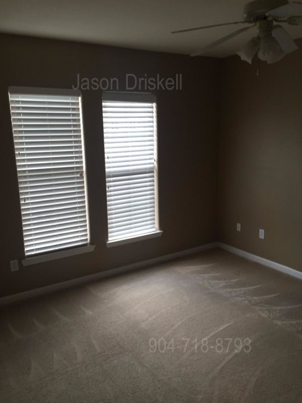 Building Photo - 2BR/BA Corner Unit with Lots of Windows!