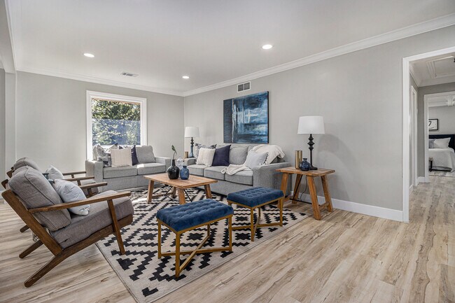 Photo - 2806 Chaucer Dr SW House