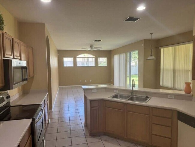 Foto del edificio - 2725 Old Redpine Way