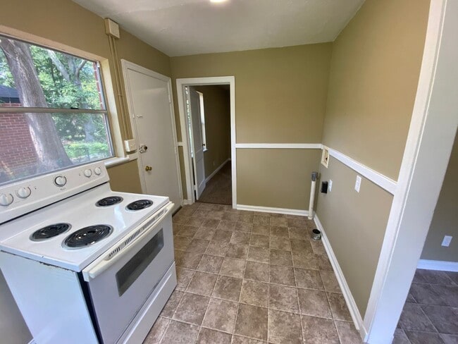 Building Photo - 3129 Baker Cir