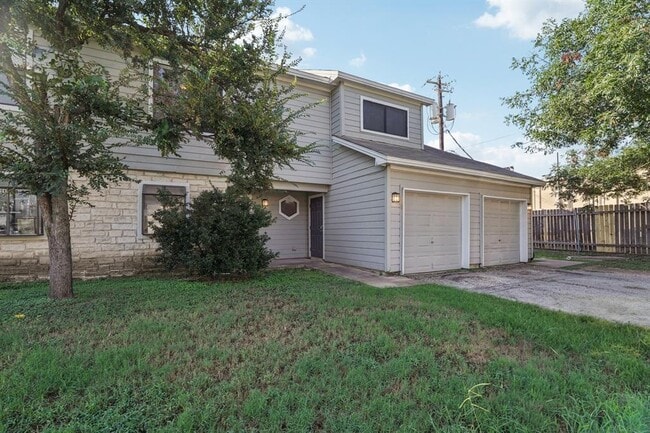 Building Photo - 12306 Abney Dr