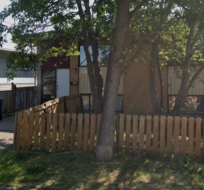 Photo principale - 812 Irwin St