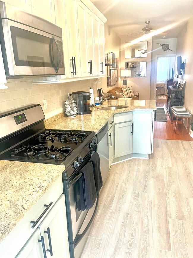 Building Photo - 422 Bloomfield St