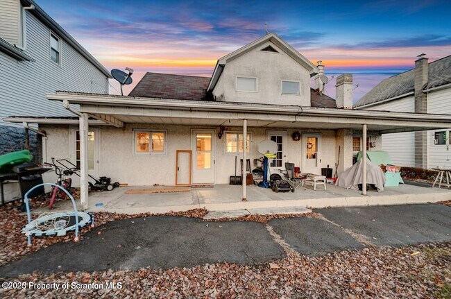 Foto del edificio - 1326 Winton St