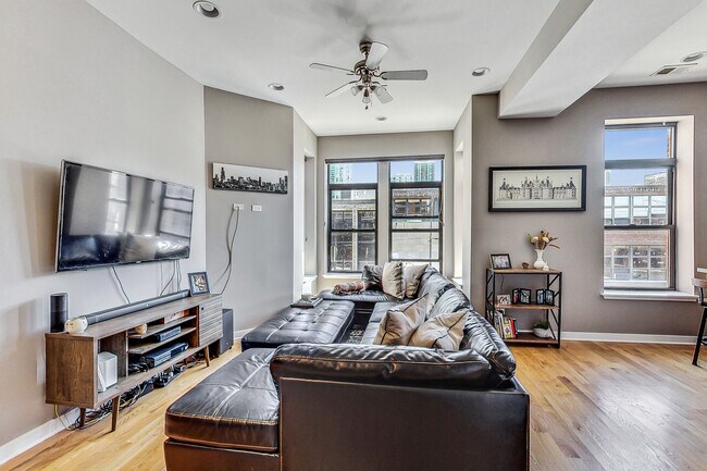 Foto del edificio - 1042 N Orleans St
