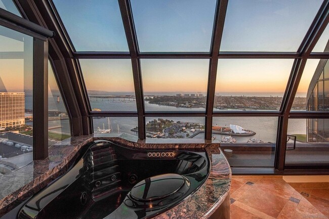 Foto del edificio - Exclusive Waterfront Luxury 40th floor pen...