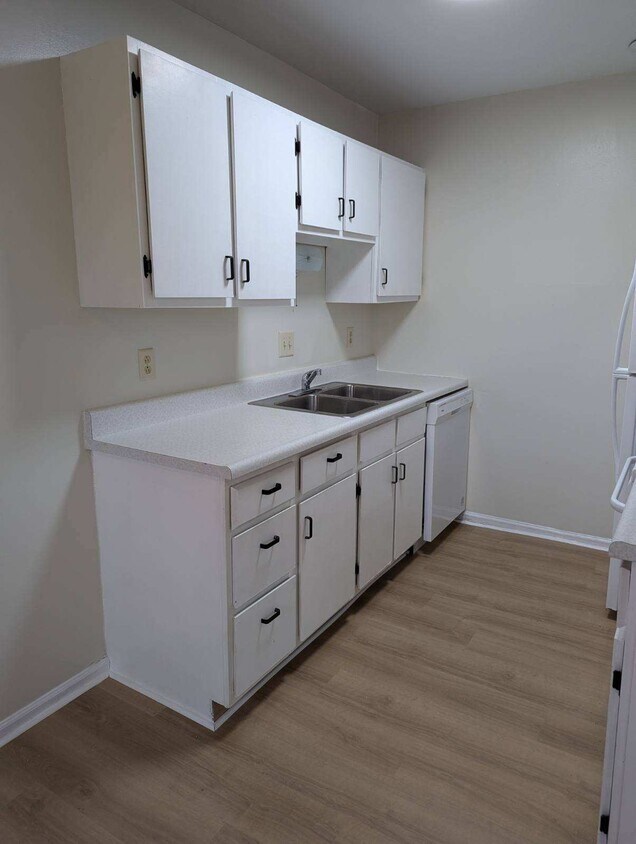 Foto principal - 2275 N Cable Rd