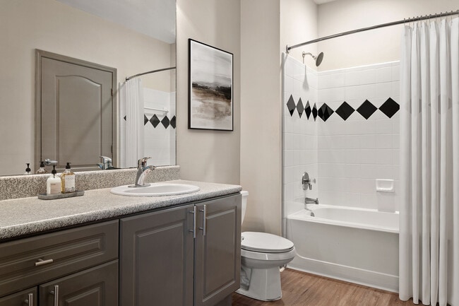 Building Photo - Retreat at Sweetwater