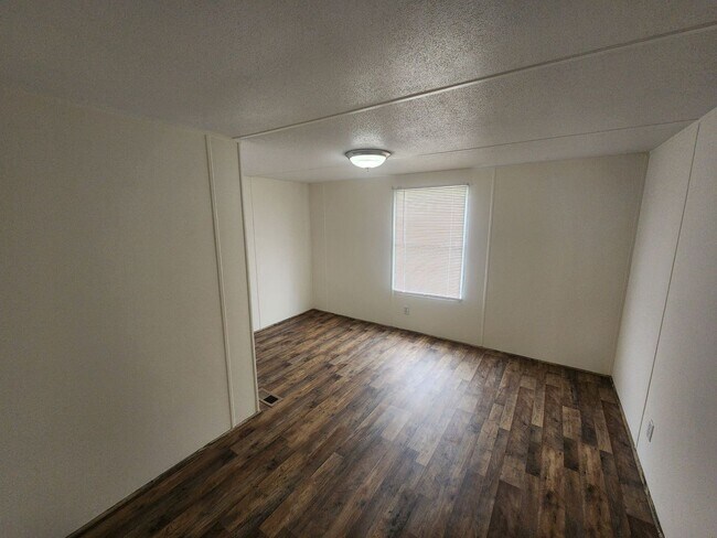 Foto del edificio - 3 bedroom mobile home