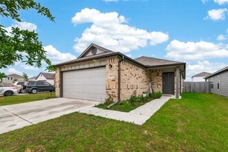 Building Photo - 10411 Meadow Saffron Dr