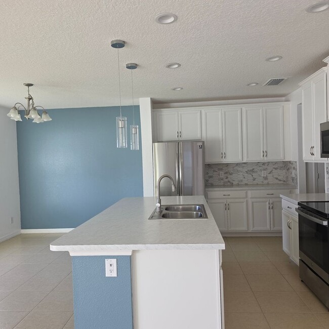 Foto del edificio - 4 Bedrooms, 2.5 Bathrooms Singe family home