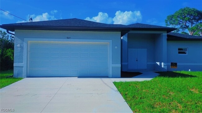 Building Photo - 927 Bolivia Dr