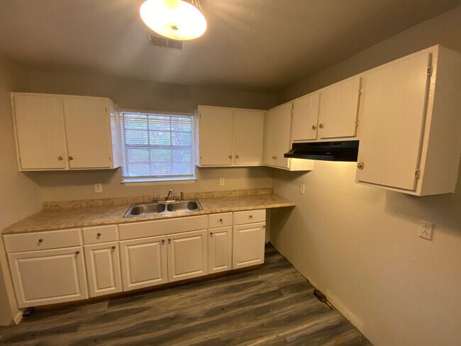 Building Photo - Birmingham