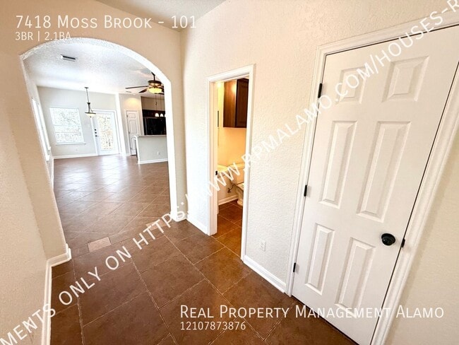 Building Photo - 7418 Moss Brook Dr