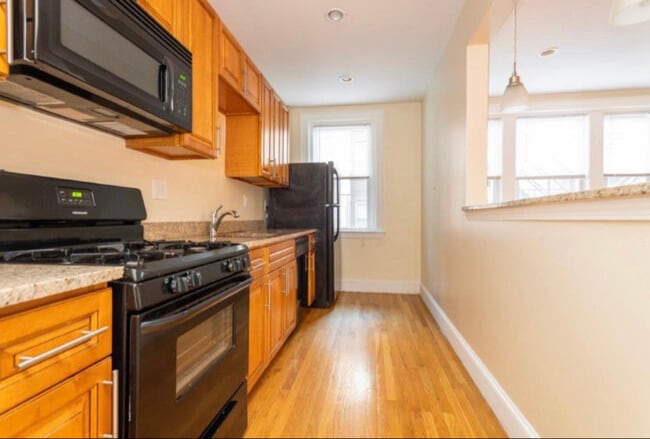 Photo - 136 Highland Ave Apartment