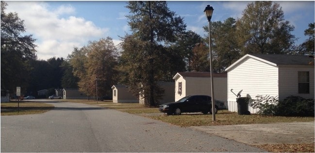 Building Photo - 2621 Jeffersonville Rd