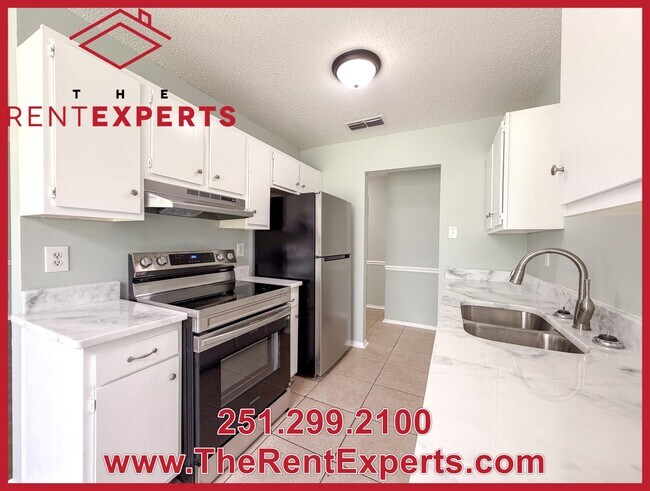 Foto del edificio - 9760 Royal Woods Dr N