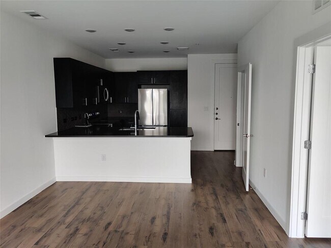 Foto del edificio - 4801 Springdale Rd