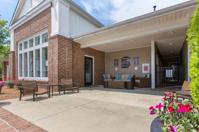 Wi-Fi en la casa club y la piscina - The Grayson Apartment Homes