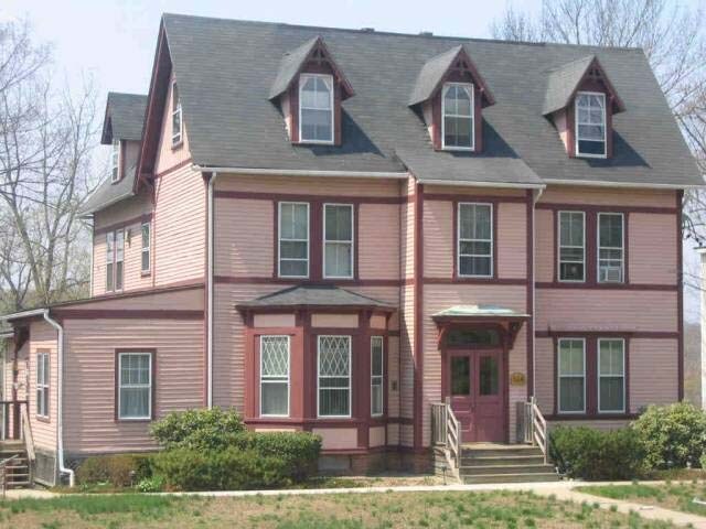 Primary Photo - 124 Washington St
