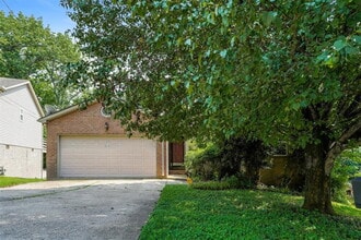 Building Photo - 136 Bradford Cir