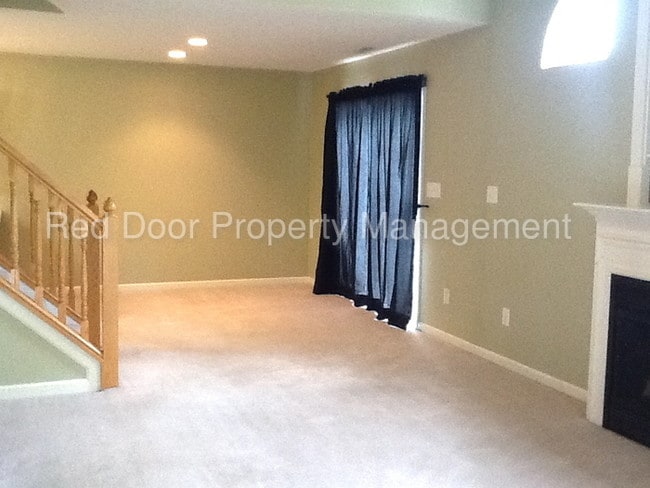 Building Photo - 9356 Villa Woods Dr