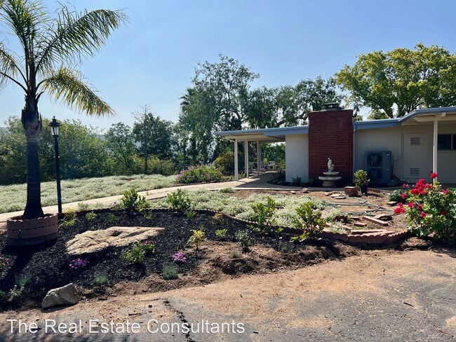 Building Photo - 3 br, 2 bath House - 1280 Loma Vista Way
