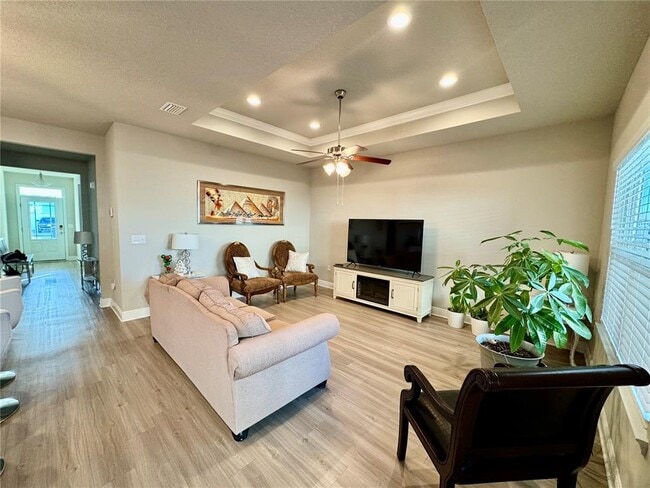 Building Photo - 223 Moonraker Cir