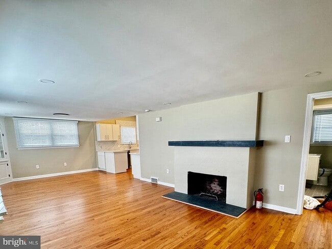 Foto del edificio - 551 Fern Hill Rd