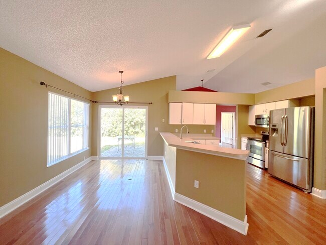 Foto del edificio - 3418 Sterling Lake Cir