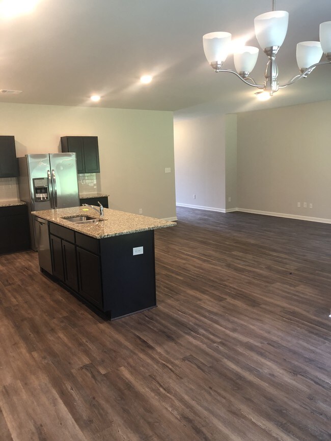 Building Photo - 75669 Sylvia Dr