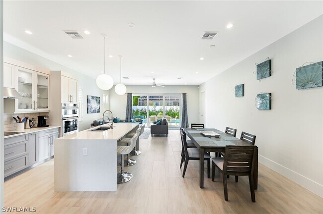 Foto del edificio - 596 111th Ave N