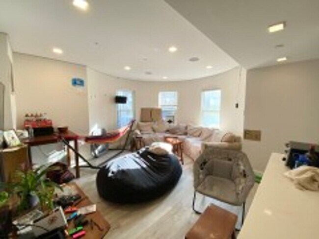 Building Photo - Gorgeous, Fully Renovated Mission Hill 5 Bed/3 Bath on Hillside St for September 1st, 2026