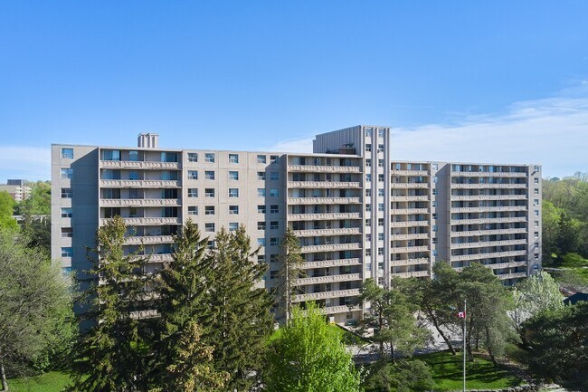 Photo du bâtiment - 115 Cherryhill Blvd
