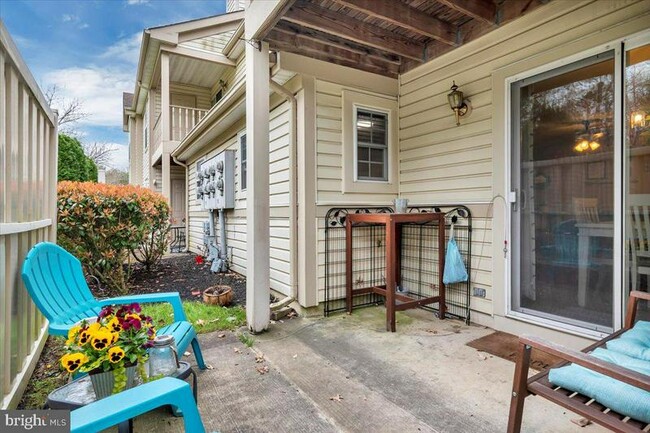 Building Photo - 213 Steeplechase Ct