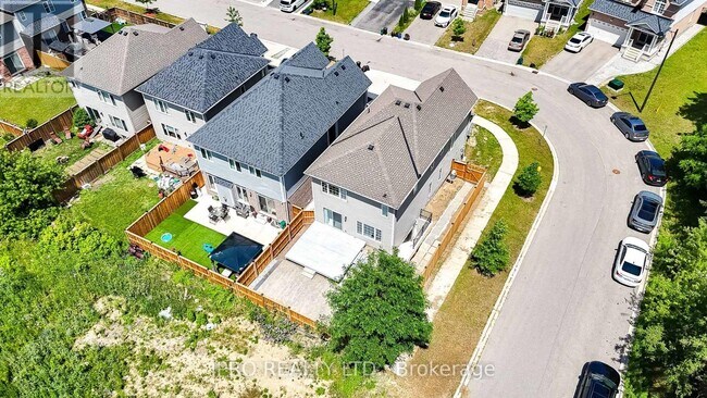 Building Photo - 24 Plumridge Cres