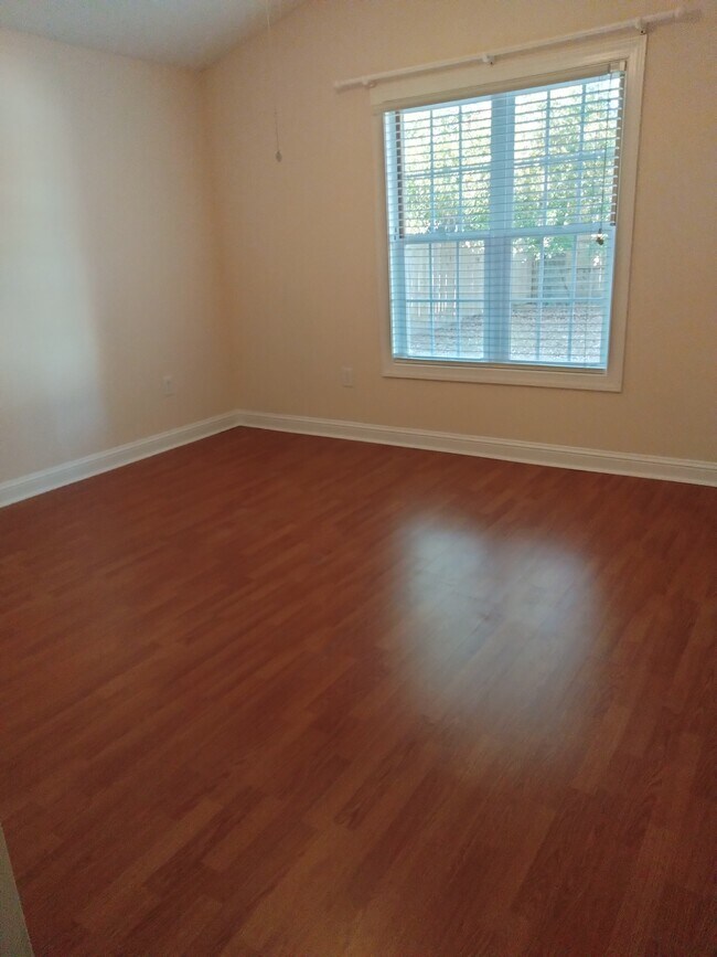Building Photo - 4117 Huntsmoor Ln