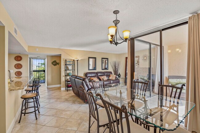 Building Photo - 750 Egret Cir