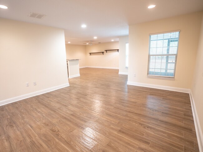 Building Photo - 727 Hull Island Dr