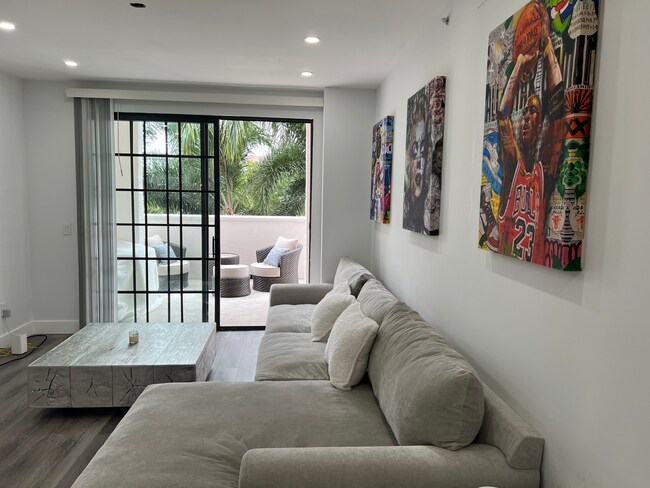 Building Photo - 233 S Federal Hwy