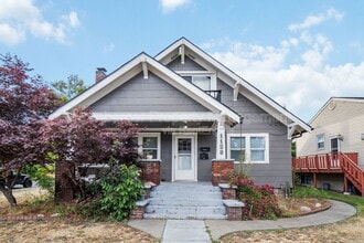 Building Photo - 1128 W Jackson Ave