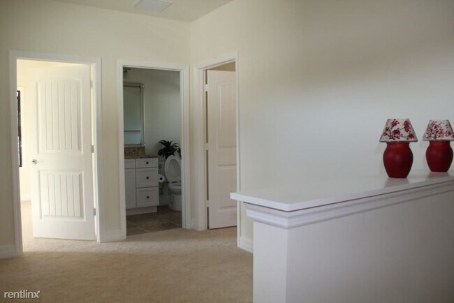 Foto del edificio - 3 br, 2.5 bath Townhome - 803 S Ocean Blvd...